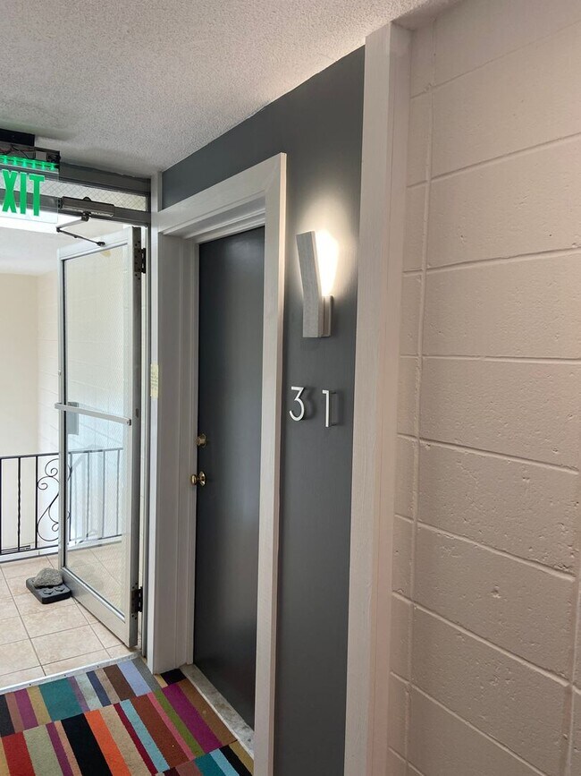 Building Photo - Somerville 2bed / 1bath Available December 2025 or Jan 2026 - Beautiful Unit