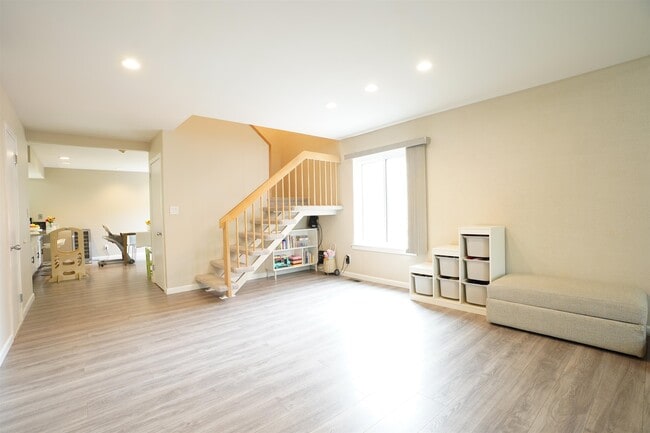 Building Photo - 384 Whimbrel Ln