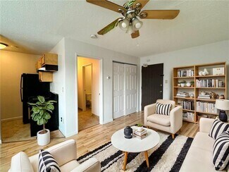 Building Photo - 2731 Pillsbury Ave