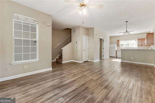 Foto del edificio - 6750 Sunset Hills Blvd