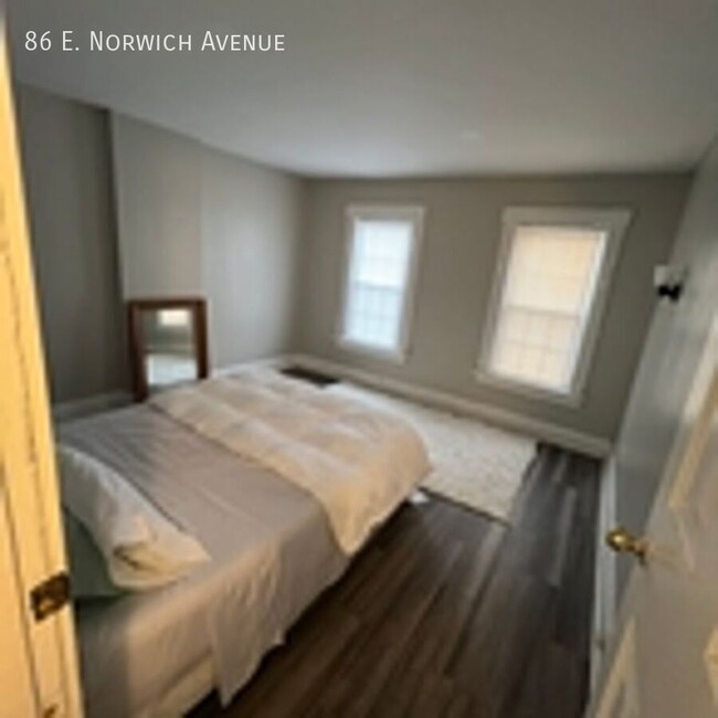 Foto del edificio - Awesome 2 Beds 1 Bath on Norwich!