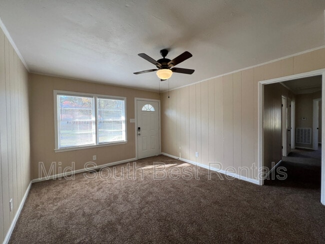 Building Photo - 4946 Newton Dr