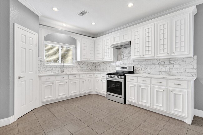 Building Photo - 5902 Cr-675