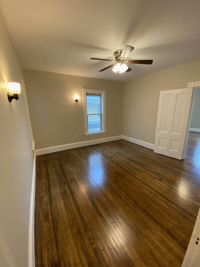 Building Photo - 19 Whitman Ave