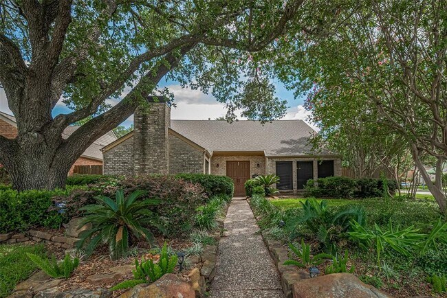 Building Photo - 12231 Carriage Hill Dr
