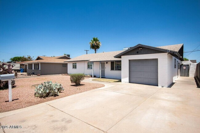Building Photo - 3526 W Seldon Ln