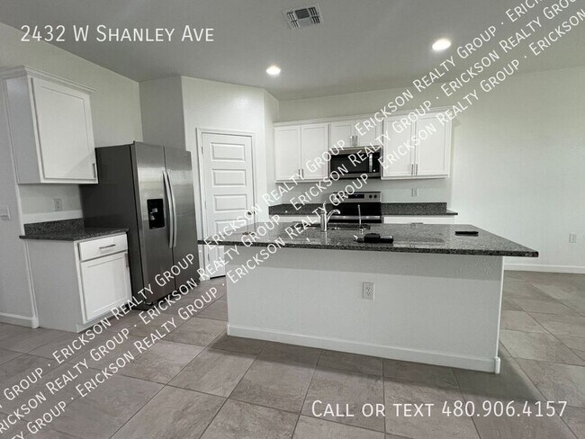 Building Photo - 2432 W Shanley Ave