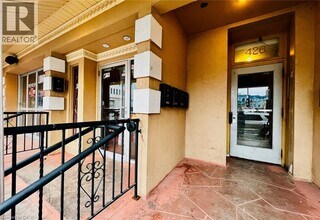 Building Photo - 426 Clarence St