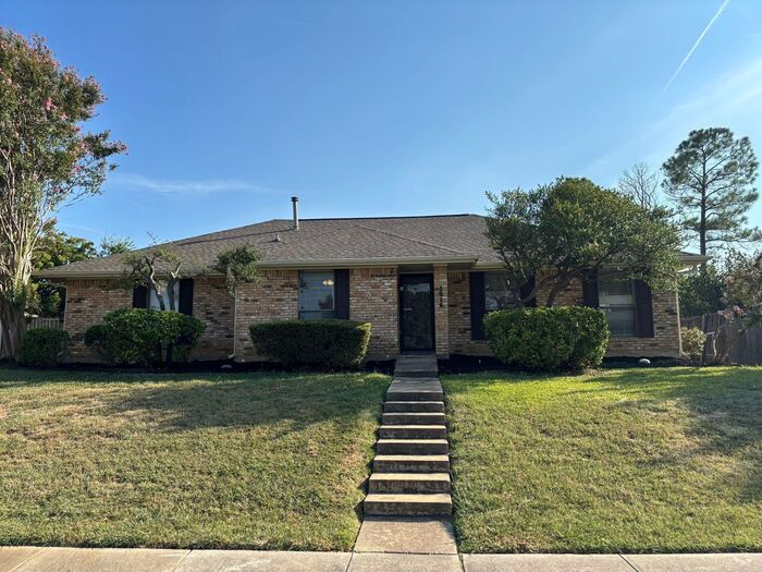 Foto principal - 1616 St James Dr
