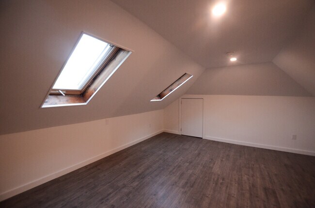 Foto del edificio - 1203 E 33rd St