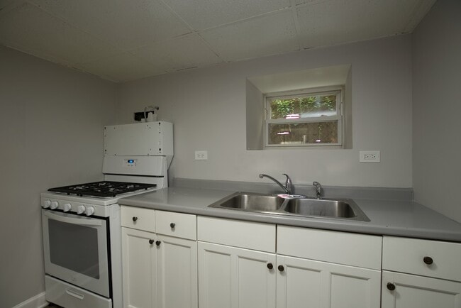 Foto del edificio - 3521 W Grace St
