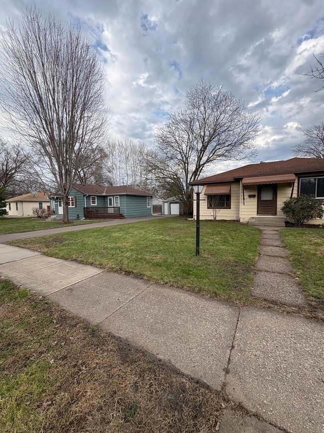 Foto del edificio - 4534 Zane Ave N