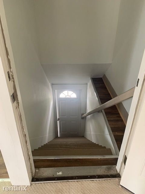 Foto del edificio - 3 br, 1 bath Apartment - 1140 Main St