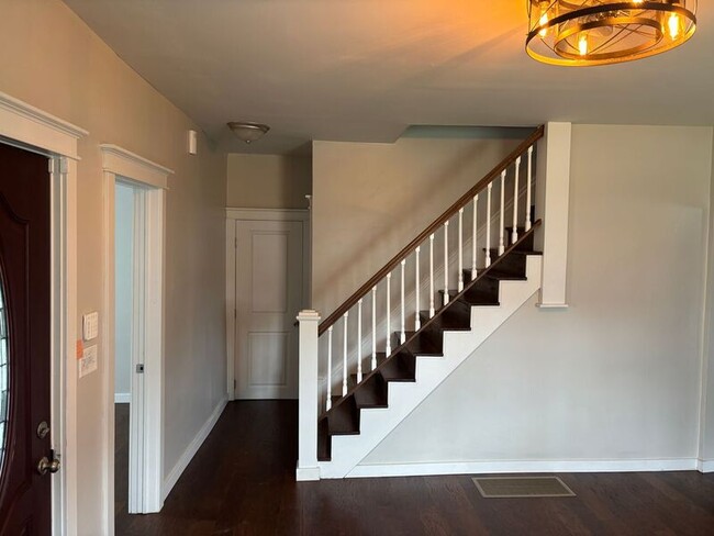 Building Photo - 33 S Princeton Ave