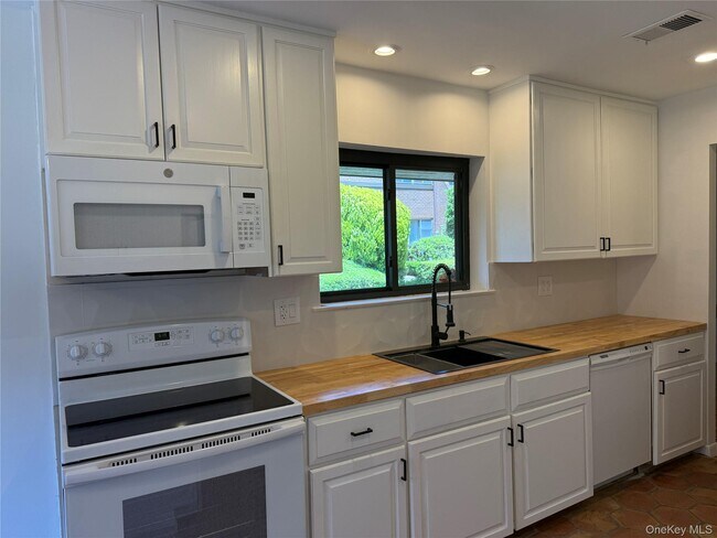 Foto del edificio - 15 Old Field