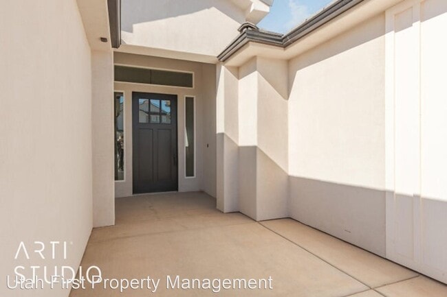 Building Photo - 4 br, 3 bath House - 449 E 4235 S