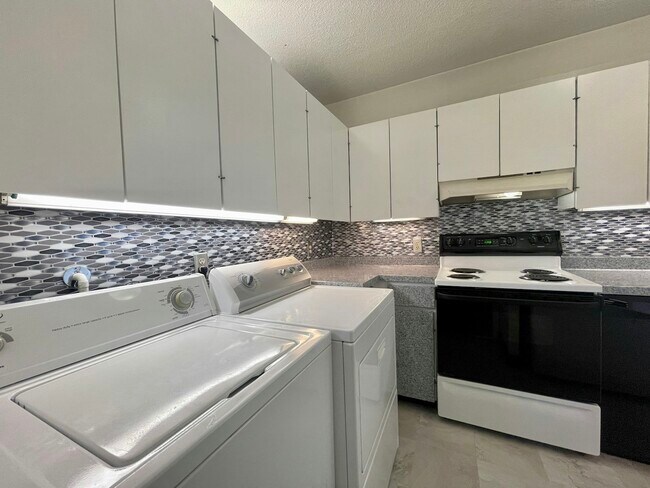 Building Photo - 2204 Deerfern Crescent