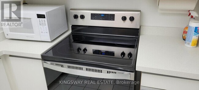 Photo du bâtiment - 1155 Bough Beeches Blvd