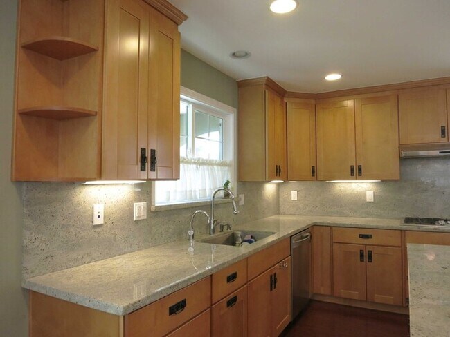 Foto del edificio - 2143 Lincoln St