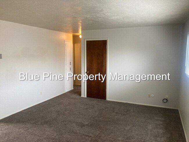 Building Photo - 1487 Mountain View Ln