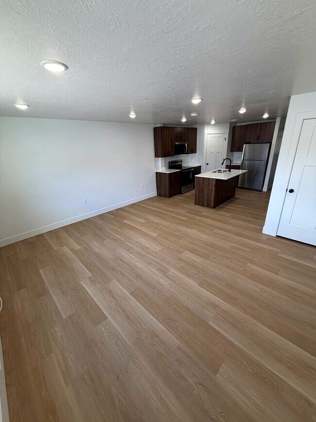 Foto del edificio - 950 Valentine Ln
