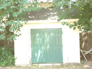 Building Photo - 1208 W Clay St