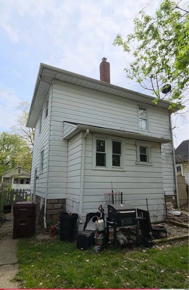 Building Photo - 919 Princeton Ave