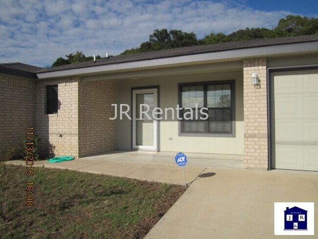 Foto del edificio - 2208 Cline Dr