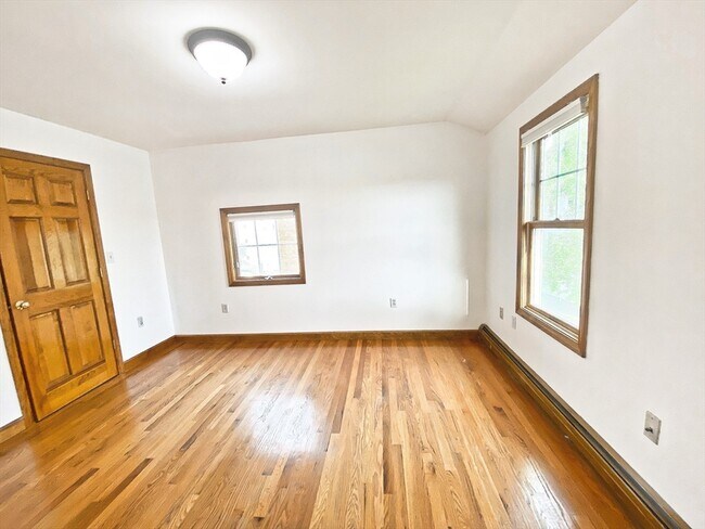 Foto del edificio - 287 Everett St