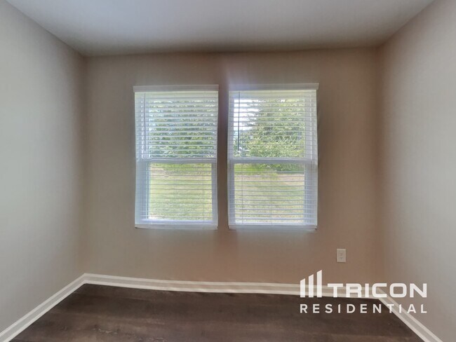 Foto del edificio - 1037 Bitting Hall Cir