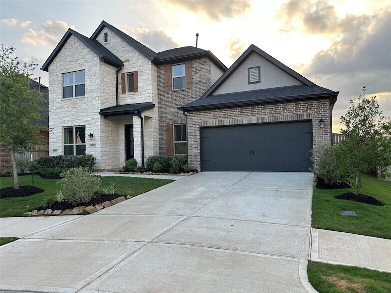 Foto principal - 4802 Avon Ridge Way