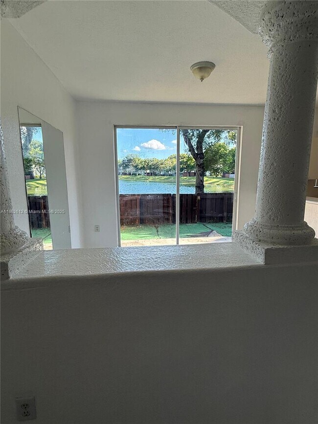 Foto del edificio - 1416 SE 24th Ct
