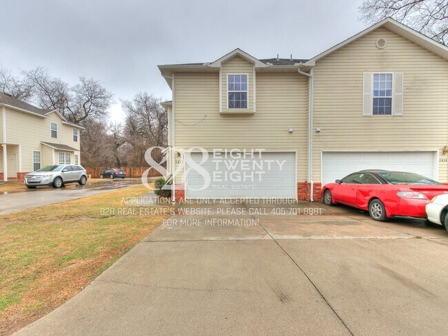 Foto del edificio - PRELEASING NOW FOR JULY 2026! Amazing 3 Bed/2.5 Bath/2-Car Garage Condo Minutes from Campus!