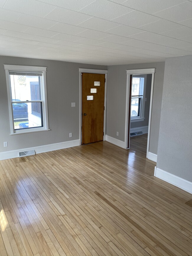 Building Photo - 222 S Washington Ave