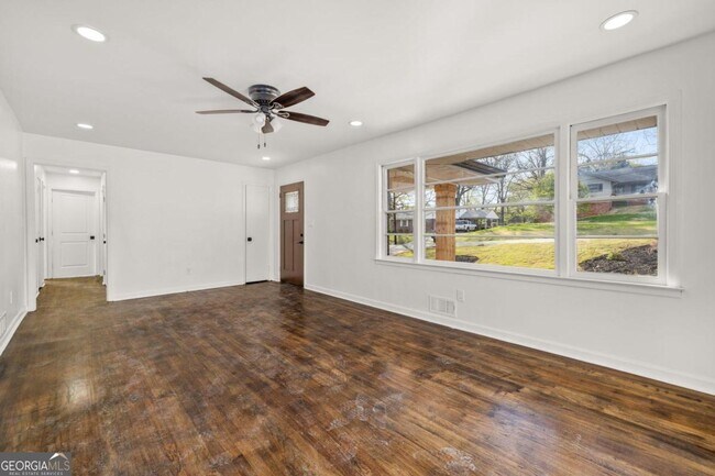 Building Photo - 212 Christopher Dr