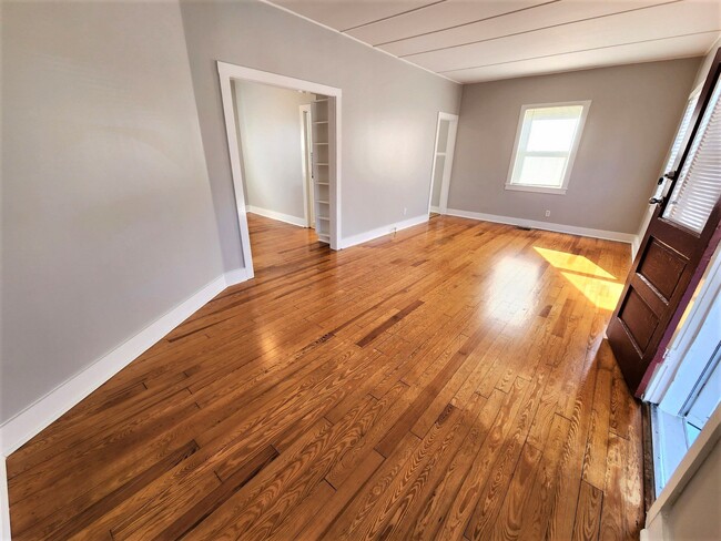 Foto del edificio - Nicely Remodeled 2BR/1BA near Blue Turtle ...