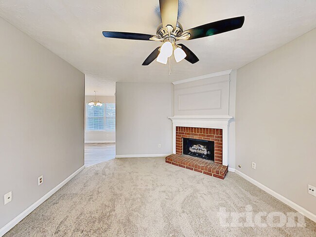 Foto del edificio - 872 Woodside Dr