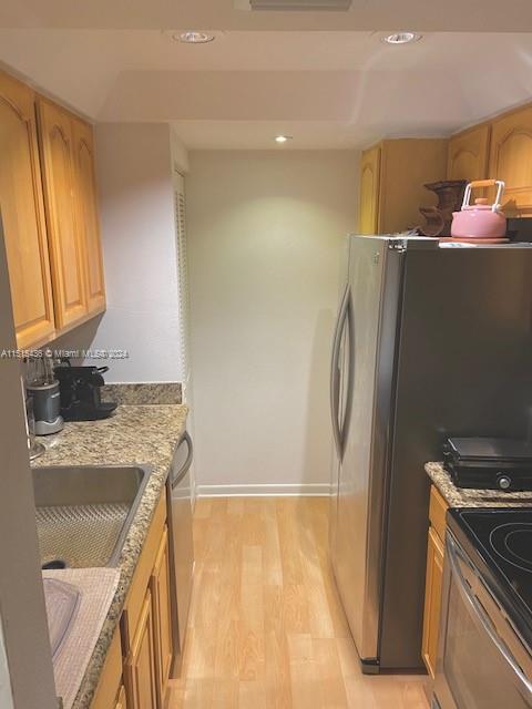 Building Photo - 520 Brickell Key Dr