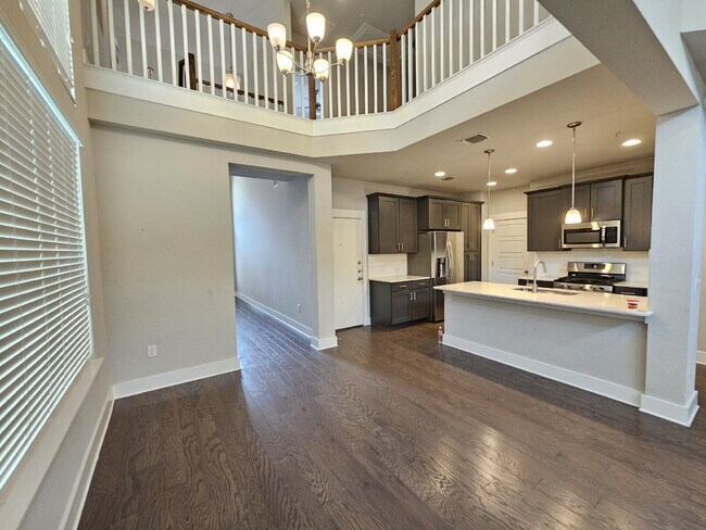Foto del edificio - Experience Modern Living: Spacious 3-Bed, 3-Bath Townhome with Two Primary Bedrooms