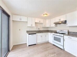 Building Photo - 5640 Riverside Dr