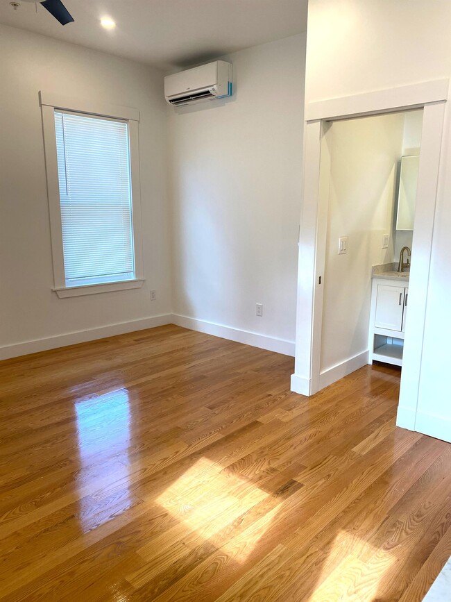 Photo - 29 Green St Townhome