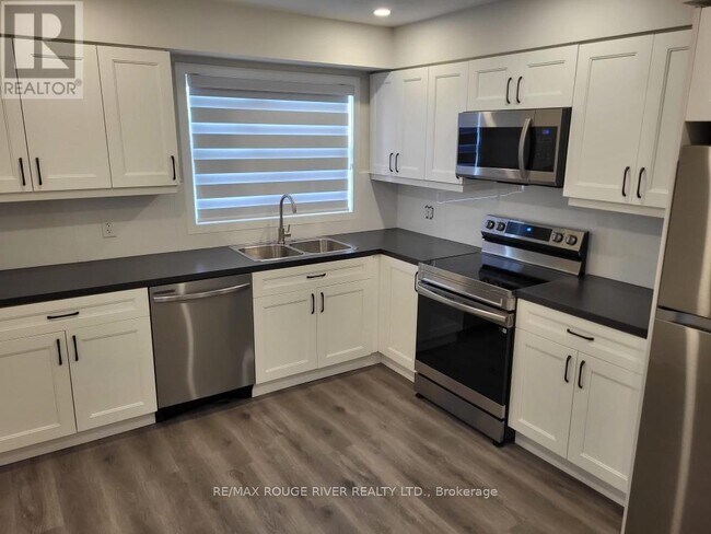 Building Photo - 116 Elinor Ave