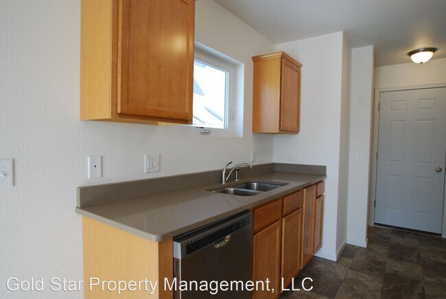 Building Photo - 3 br, 2.5 bath House - 1117 Madison Lane