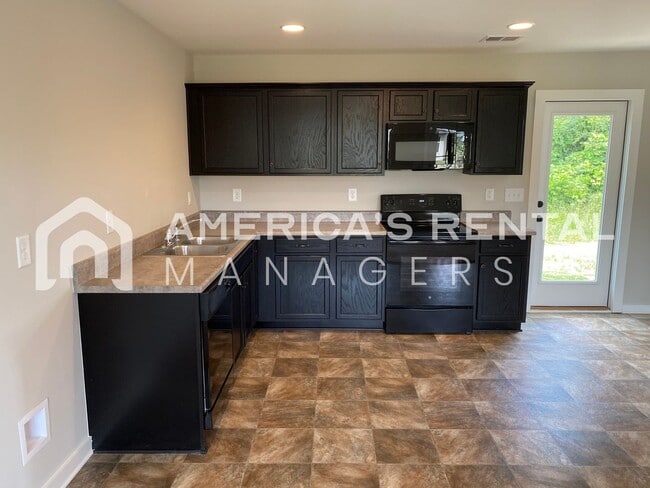 Foto del edificio - MOVE IN SPECIAL!!! Home for rent in Tallad...