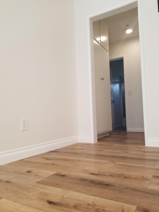 Foto del edificio - 4429 Prospect Ave
