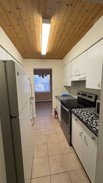 Building Photo - 603 Town House Village