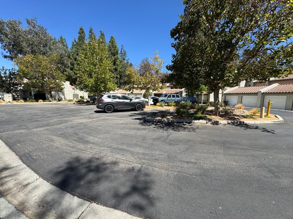 Foto principal - 2 Bedroom 1 Story Town Home