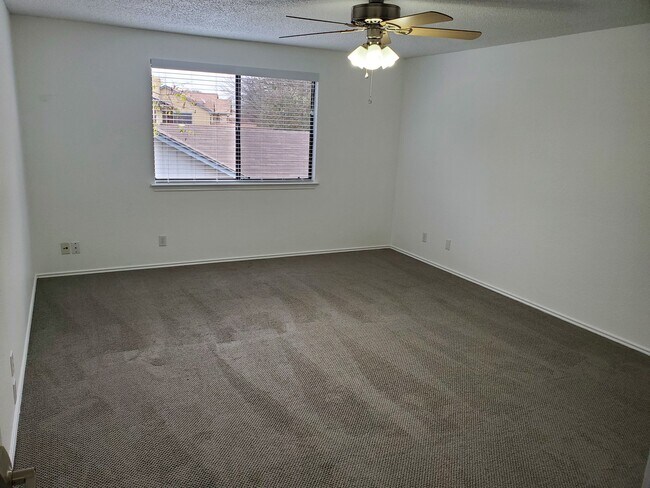 Foto del edificio - 9006 Bancroft Trl