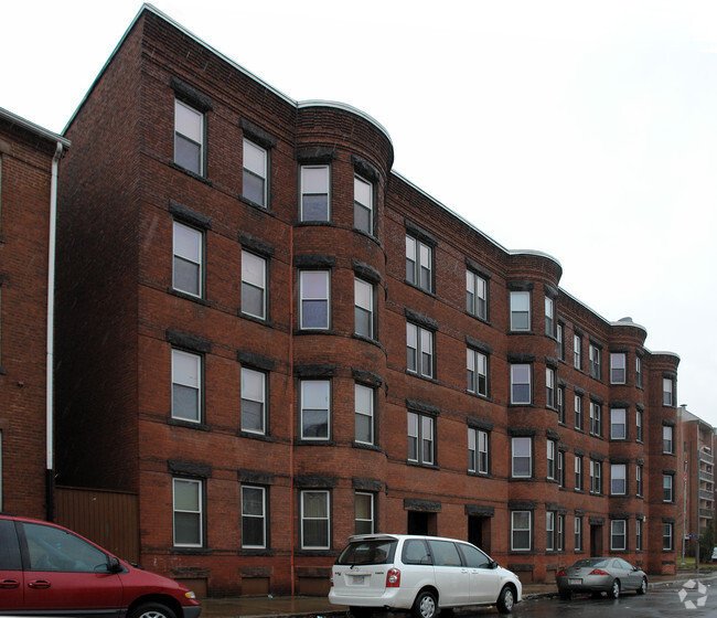 194-198 Lyman St, Holyoke, MA 01040 Apartments - Holyoke, MA ...