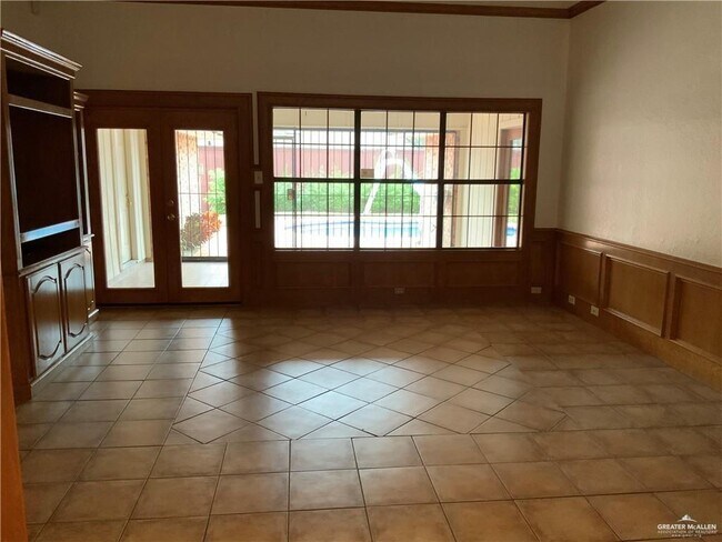 Building Photo - 8 E Cherokee Ave